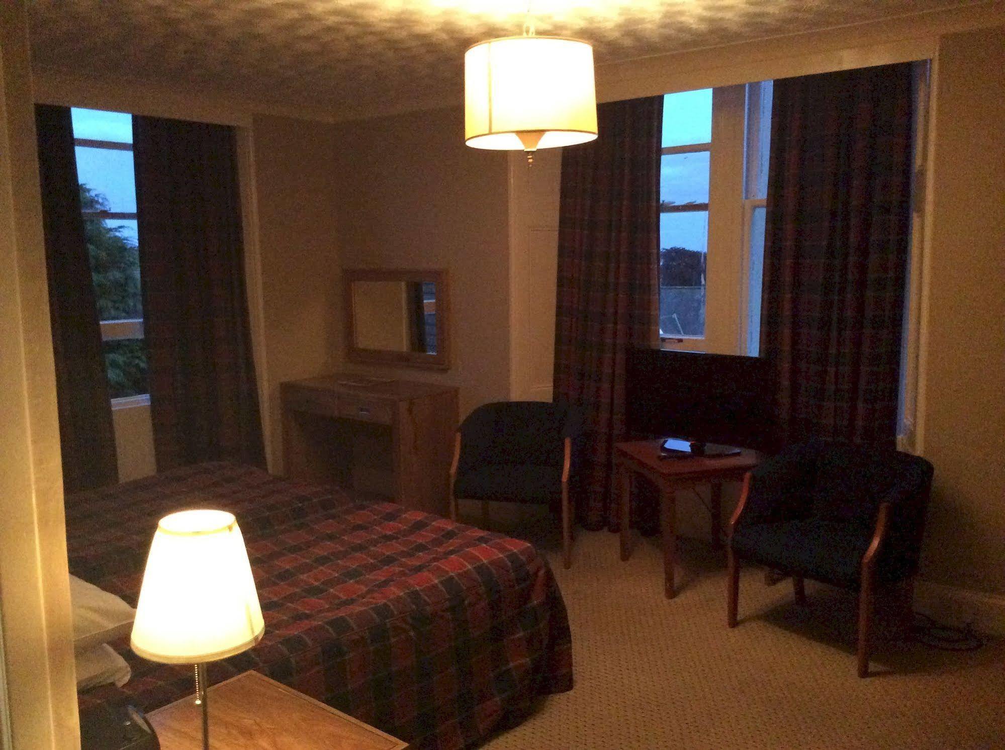Taychreggan Hotel Dundee Exteriör bild